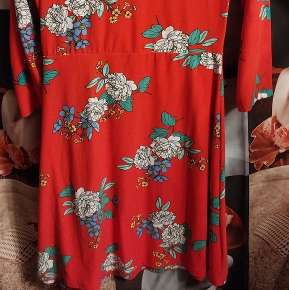 Dress - Picture 4 of 4